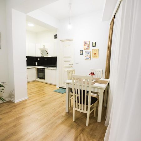 At Bazaar Central Apartment Тирана Экстерьер фото