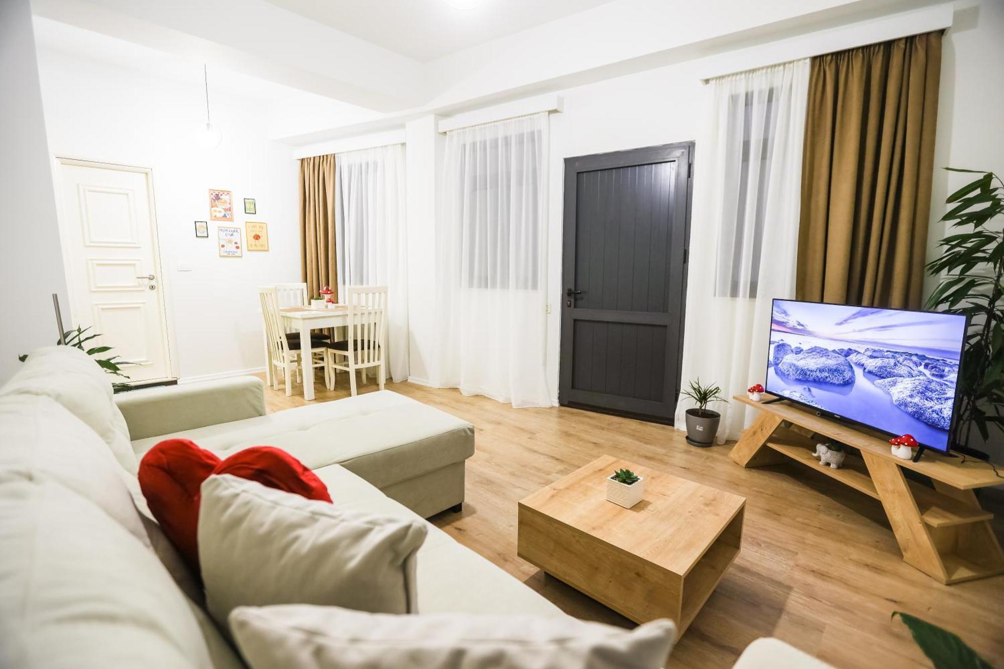 At Bazaar Central Apartment Тирана Экстерьер фото
